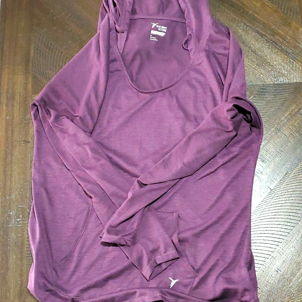 Light old navy hoodie style tee